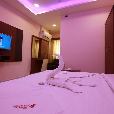 Hotel Apple Suites 班加罗尔 外观 照片