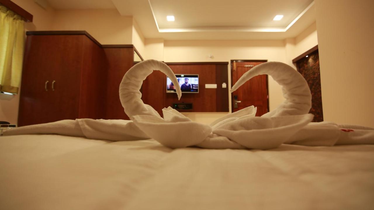 Hotel Apple Suites 班加罗尔 外观 照片